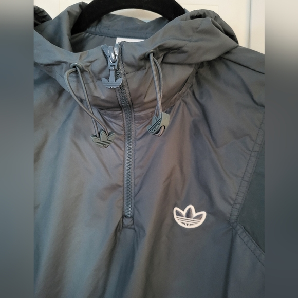 Adidas Women's Crop 3/4 Top - Picture 4 of 9